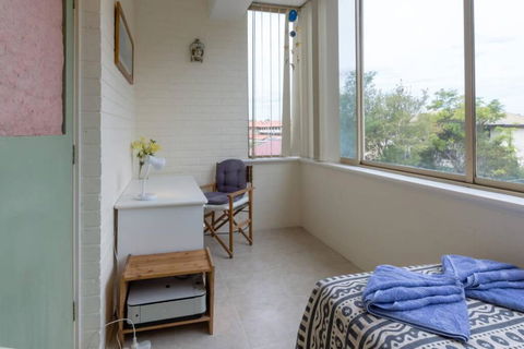 B6 Crawley Apartment 1 BRM & Sleepout Near UWA - Accommodation Europe 4