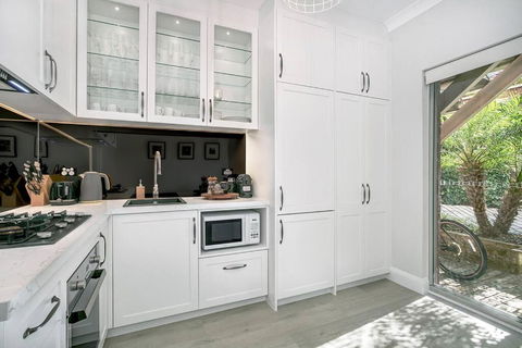 BALO1 - The Esplanade - Mosman - Events Australia 2