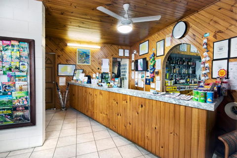 Barrier Reef Motel Innisfail - Tourism Bookings 4