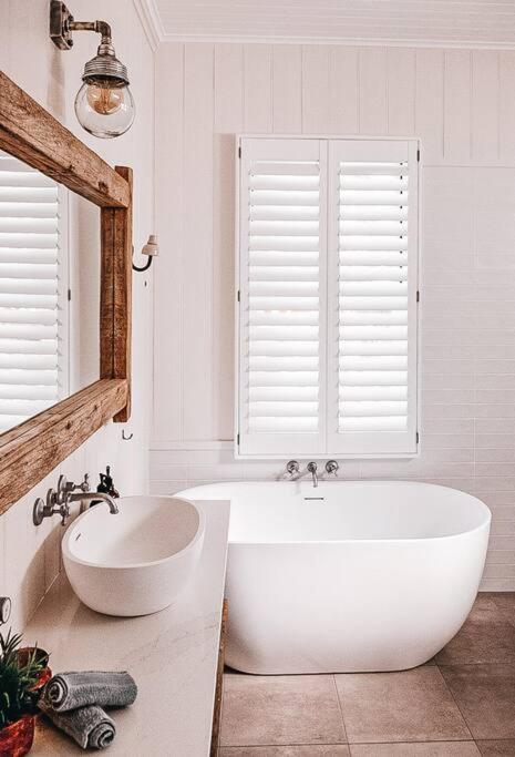 BAY PROPERTIES . Beach House Yamba - Events Australia 2