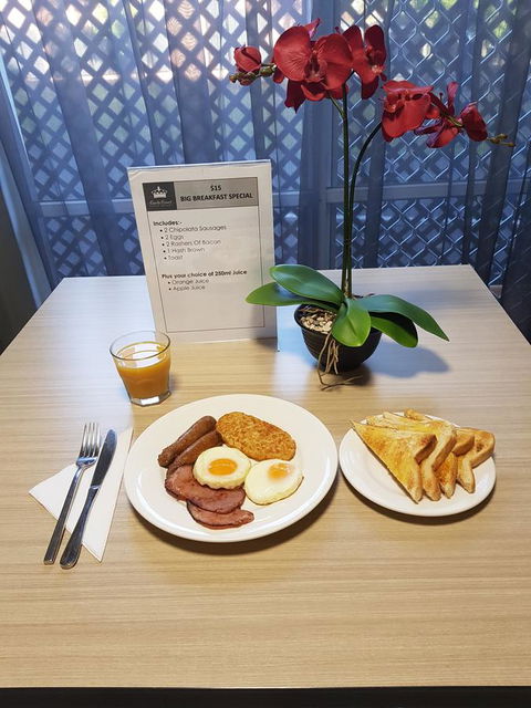 Southport Motel & Apartments - Events Australia 6