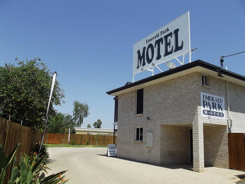 Emerald Park Motel - Accommodation Europe 11