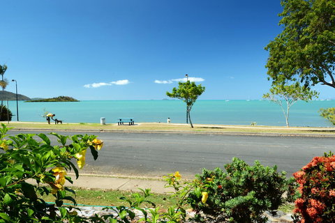 Whitsunday Waterfront Apartments - Events Australia 15