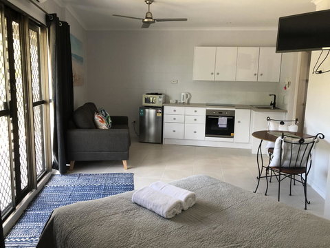 Whitsunday Waterfront Apartments - Events Australia 6