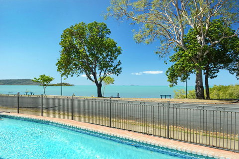Whitsunday Waterfront Apartments - Events Australia 11