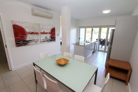 Beachside Apartment 5 - Events Australia 2