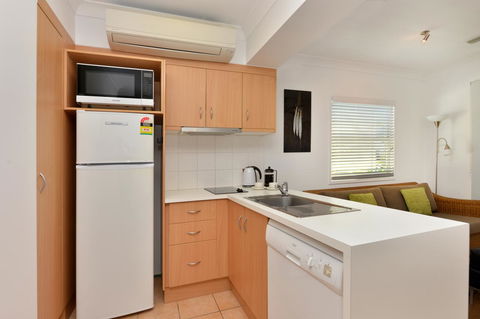 Port Douglas Apartments - Adults Only Oasis - Tourism Bookings 8