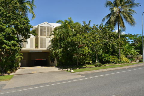 Port Douglas Apartments - Adults Only Oasis - Tourism Bookings 28