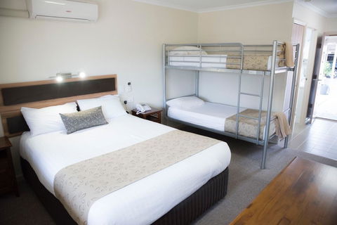 Charleville Motel - Events Australia 19