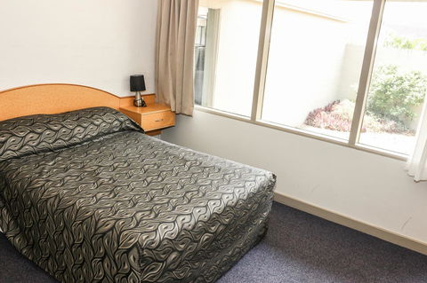 Salisbury Hotel Motel - Tourism Bookings 23