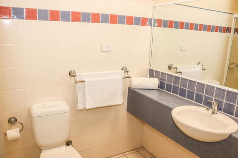Salisbury Hotel Motel - Tourism Bookings 12
