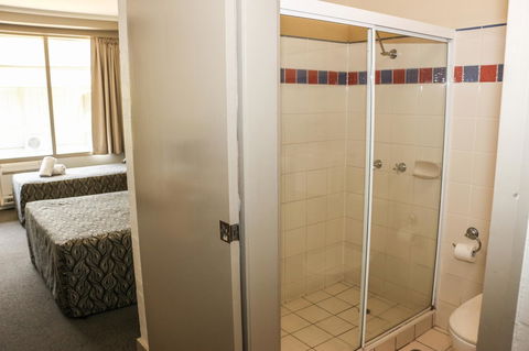 Salisbury Hotel Motel - Tourism Bookings 13