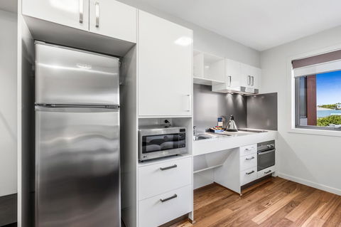 Essence Apartments Chermside - Tourism Bookings 7