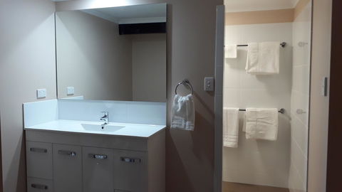 Private Apartment With Scenic Gardens - Events Australia 6