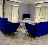 Bees Place - 3 bedroom home on 10 acres of land with distant ocean views - Events Australia