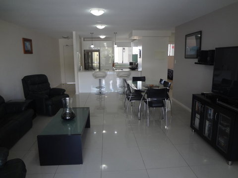 Keith's Sister - Events Australia 13