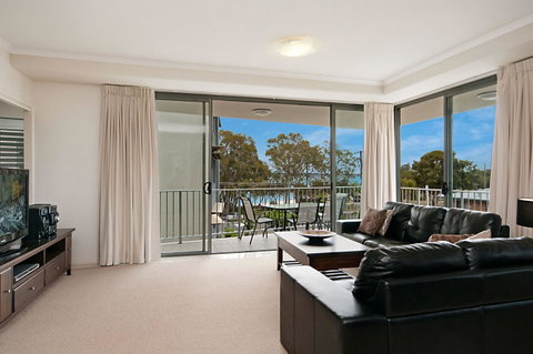 Spectacular Unit Overlooking Pumicestone Passage - Welsby Pde, Bongaree - Tourism Bookings 2