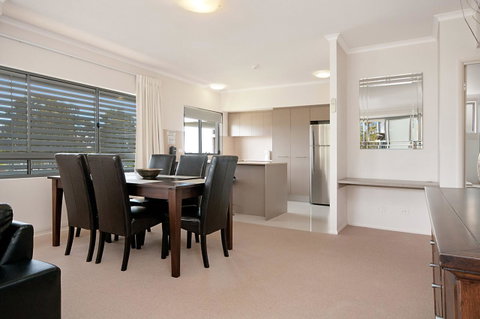 Spectacular Unit Overlooking Pumicestone Passage - Welsby Pde, Bongaree - Tourism Bookings 15