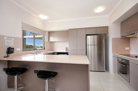 Spectacular Unit Overlooking Pumicestone Passage - Welsby Pde, Bongaree - Tourism Bookings 13