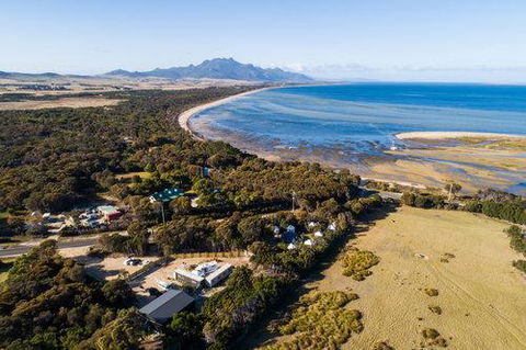 Flinders Island Glamping - Events Australia 10