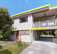 'Beach Break 1' 1/10 Lionel Street - upstairs unit with Aircon - Events Australia