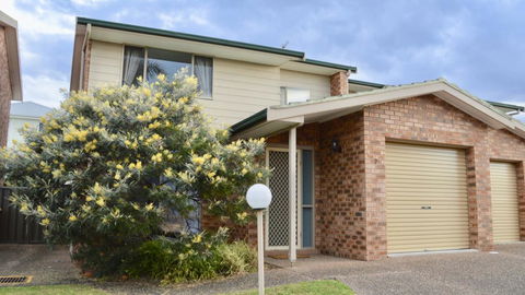 'Lighthouse Palms' - Events Australia 3