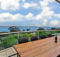 'The Bay' 25 Wallawa Rd - huge home with aircon spectacular views  chromecast - Events Australia