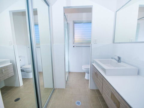 1 'Florida', 5 Lillian Street - 2 Min Walk To Beach, Shops & Restaurants - Events Australia 1