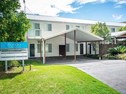 1 'Florida', 5 Lillian Street - 2 Min Walk To Beach, Shops & Restaurants - Events Australia 0