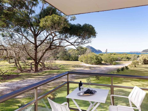 1 'Intrepid', 3 Intrepid Close - Amazing Views Of Shoal Bay, Only 100m From The Beach - Tourism Bookings 0