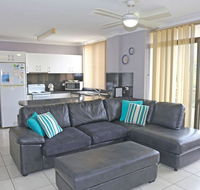 1 'The Commodore' 9-11 Donald St - Ground Floor Unit Close To Shops Cafe's And Marina - Events Australia