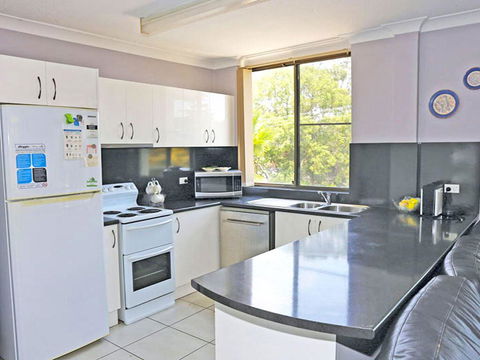 1 'The Commodore' 9-11 Donald St - Ground Floor Unit, Close To Shops, Cafe's And Marina - Tourism Bookings 1
