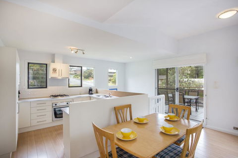 1/31 Ocean Street - A Relaxing Coastal Retreat - Events Australia 3