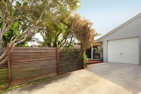 1/882 David Low Way Marcoola - 500 Bond, Linen Included, Pet Friendly - Events Australia 0