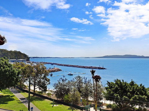 10 'Kiah' 53 Victoria Parade - Waterfront Views, AIRCON And Close To The Marina. - Tourism Bookings 3