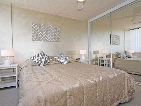 10 'Magnus Gardens' 7 Magnus Street - Air Conditioned & Walk To Town Centre - Tourism Bookings 2