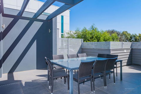 10 Sands Bvd - Tourism Bookings 3