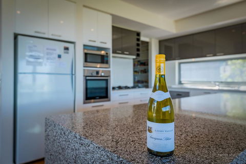 10 Sands Bvd - Tourism Bookings 2