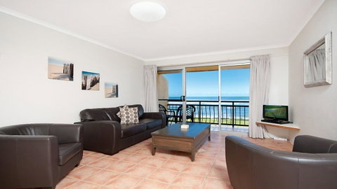 10T Beachfront Apartments - Tourism Bookings 0