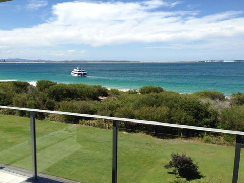 11 'Luskin Lodge' 29 Weatherly Close - Stunning Water Views - Tourism Bookings 0