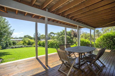 11 Riley St - Stylishly Modern - Events Australia 3