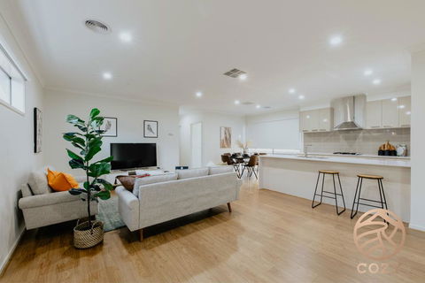118 Refreshing 3BR Werribee Family House - Events Australia 0