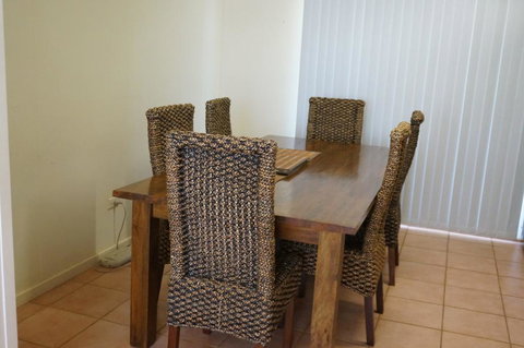 11A King Place - Large Deck And BBQ Area - Events Australia 3