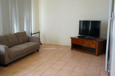 11A King Place - Large Deck And BBQ Area - Events Australia 1