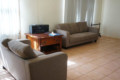 11A King Place - Large Deck And BBQ Area - Events Australia 2