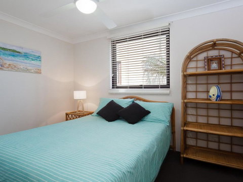 13 'Carindale', 19 Dowling Street - Large Ground Floor Unit With Pool & Tennis Court - Tourism Bookings 1