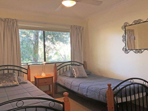 15 'The Poplars' 34 Magnus Street - Great Complex With Pool & Close To Town - Tourism Bookings 2