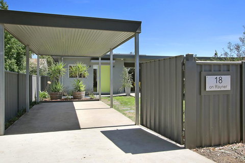 18 On Rayner - Swish Apartment Myrtleford - Accommodation Europe 2