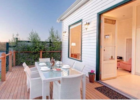 1880s Kananook Boutique Historic Luxury Apartment FSC Private Villa Bairnsdale - Tourism Bookings 0
