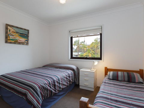 2 'Carindale', 19-23 Dowling Street - Pool, Tennis Court, Close To Town - Tourism Bookings 2